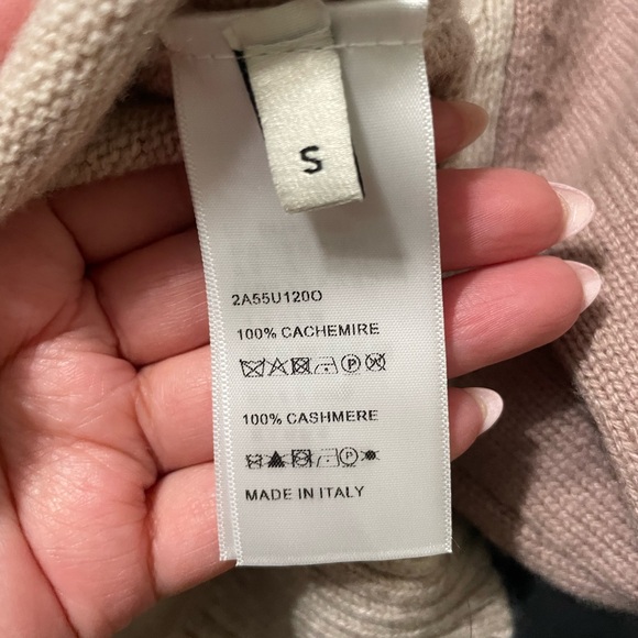 Celine Cream Sweater for Effortless Style - Picture 2 of 6